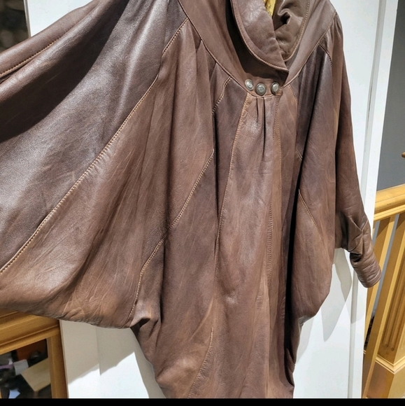 Vtg Brown Leather Cape Coat - Picture 7 of 14